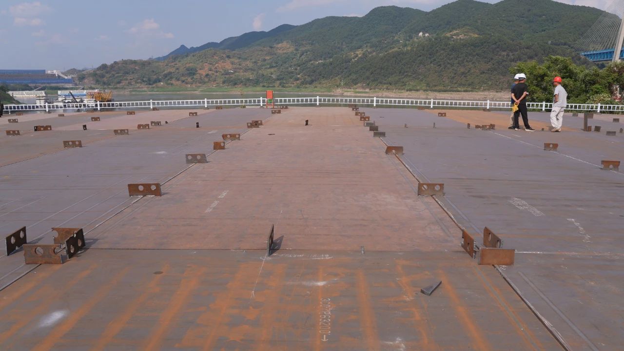 國企動態(tài)  驗收完成，首批青城大橋主橋鋼箱梁構(gòu)件將于9月7日陸續(xù)運抵現(xiàn)場！5.jpg